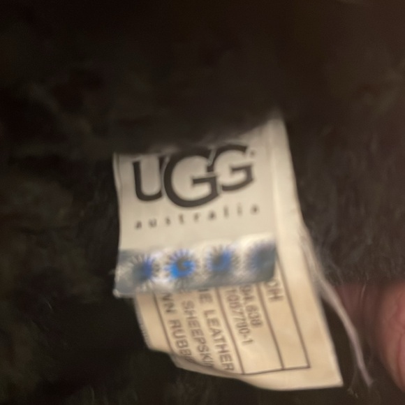 Used Black Uggs - Picture 3 of 4